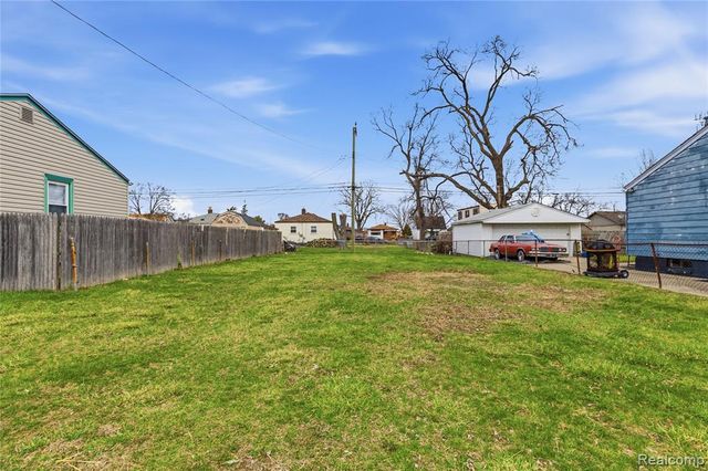 1738 Garfield Avenue, Lincoln Park, MI 48146