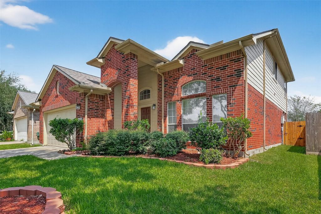 2711 Shallow Falls Court, Pearland, TX 77584