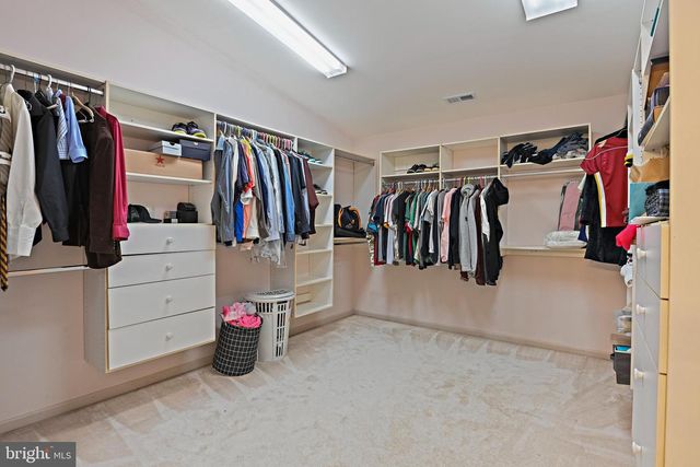 5802 HAMPTON FOREST WAY, Fairfax, VA 22030