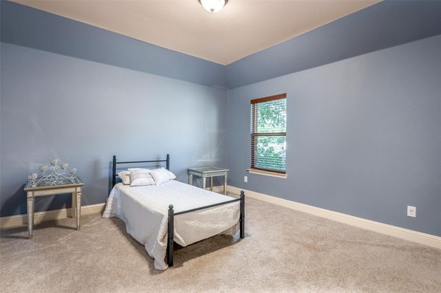 8436 Town Walk Drive, North Richland Hills, TX 76182