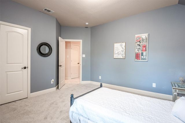8436 Town Walk Drive, North Richland Hills, TX 76182