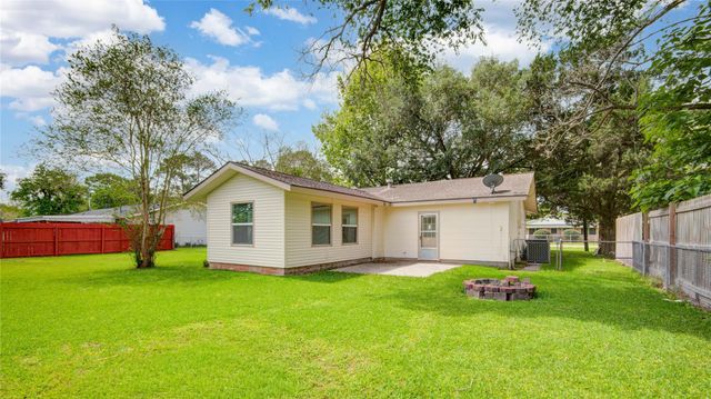 1210 Mac Drive Drive, Sweeny, TX 77480