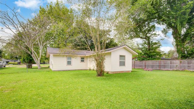 1210 Mac Drive Drive, Sweeny, TX 77480