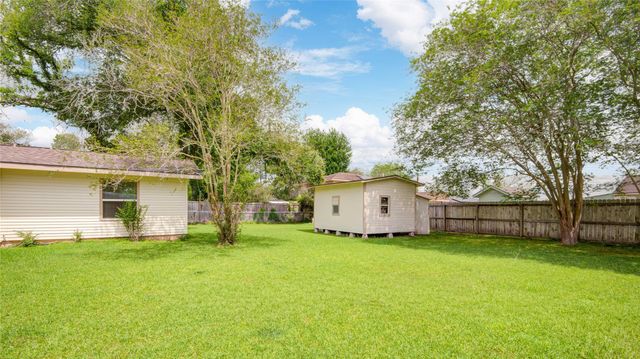 1210 Mac Drive Drive, Sweeny, TX 77480