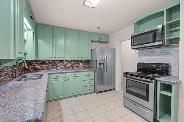 1210 Mac Drive Drive, Sweeny, TX 77480