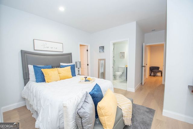 5705 Registry Oaks Lane SE, Mableton, GA 30126