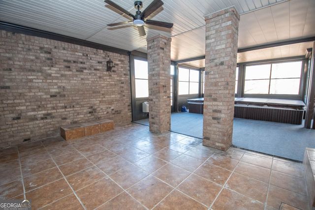 5705 Registry Oaks Lane SE, Mableton, GA 30126