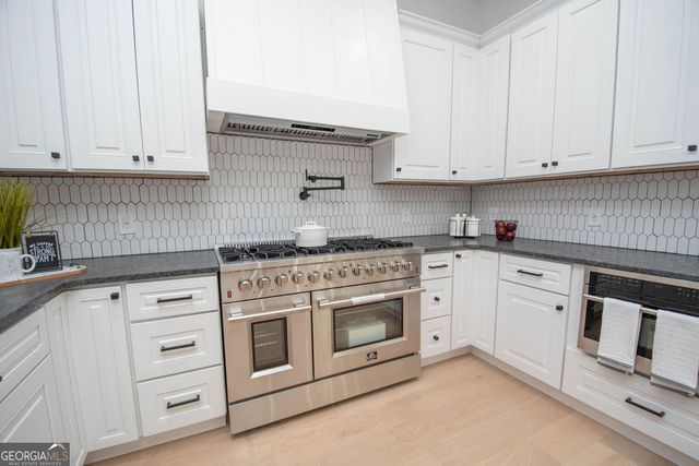 5705 Registry Oaks Lane SE, Mableton, GA 30126