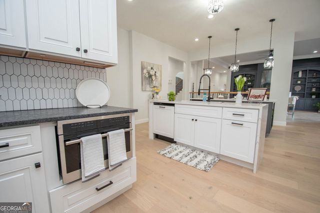 5705 Registry Oaks Lane SE, Mableton, GA 30126