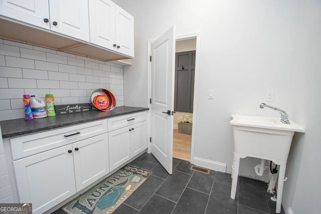 5705 Registry Oaks Lane SE, Mableton, GA 30126