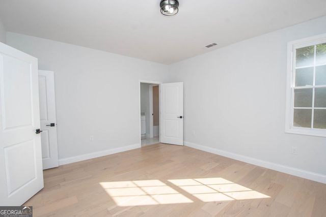 5705 Registry Oaks Lane SE, Mableton, GA 30126