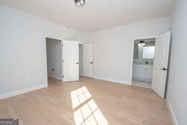 5705 Registry Oaks Lane SE, Mableton, GA 30126