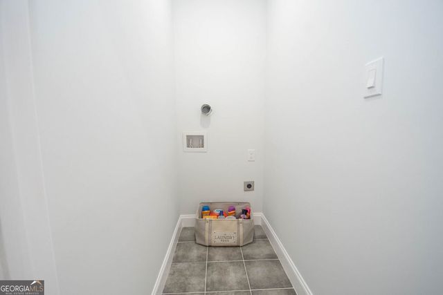 5705 Registry Oaks Lane SE, Mableton, GA 30126