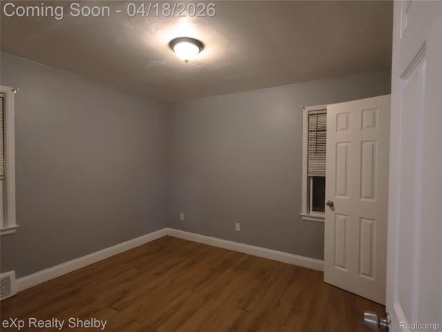 17225 Shaftsbury Avenue, Detroit, MI 48219