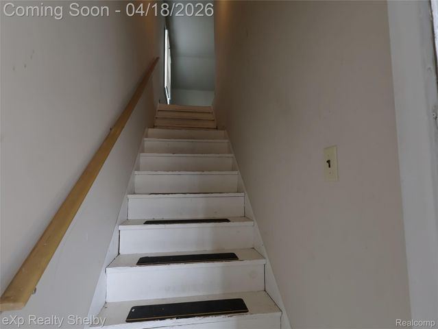 17225 Shaftsbury Avenue, Detroit, MI 48219