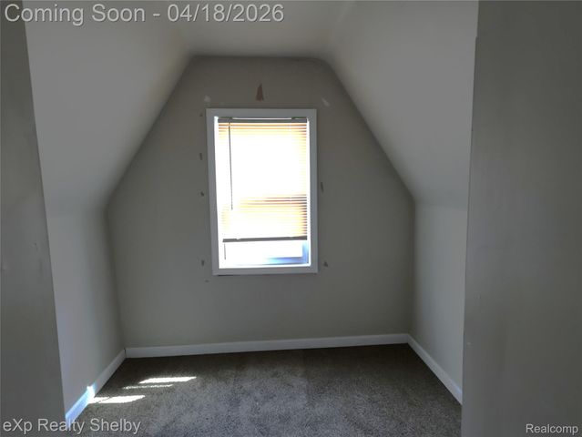 17225 Shaftsbury Avenue, Detroit, MI 48219