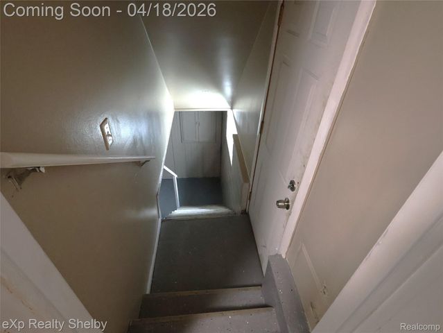 17225 Shaftsbury Avenue, Detroit, MI 48219