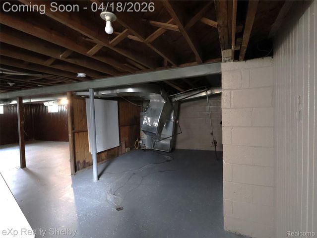 17225 Shaftsbury Avenue, Detroit, MI 48219