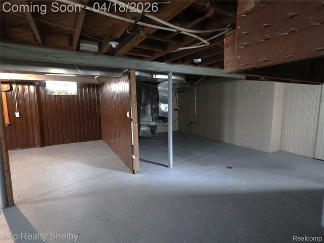 17225 Shaftsbury Avenue, Detroit, MI 48219