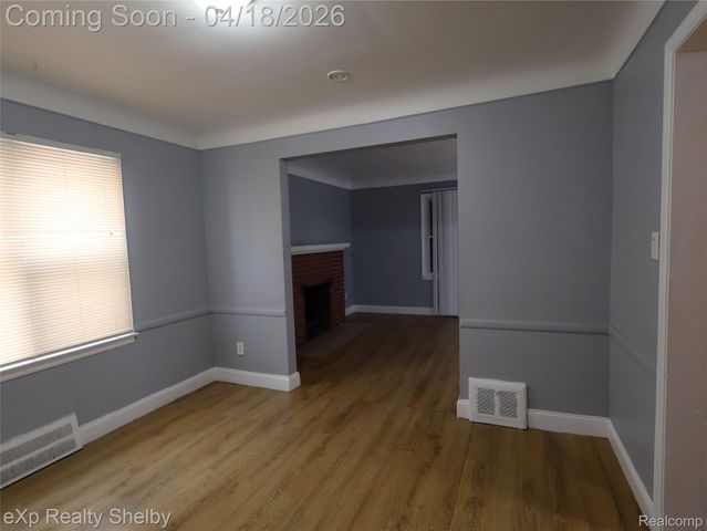 17225 Shaftsbury Avenue, Detroit, MI 48219