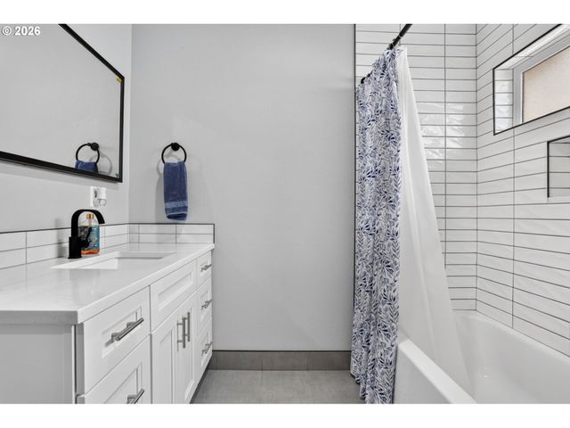 4856 Se 99TH Ave, Portland, OR 97266