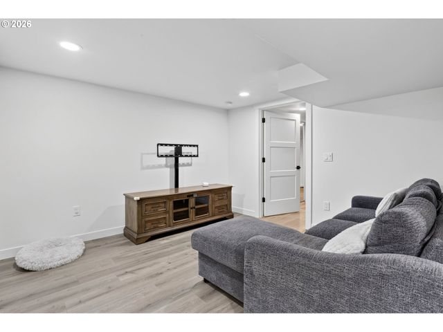 4856 Se 99TH Ave, Portland, OR 97266