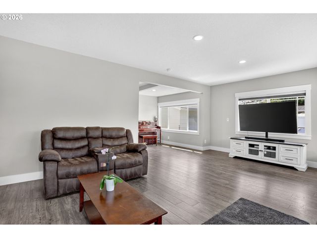 4856 Se 99TH Ave, Portland, OR 97266