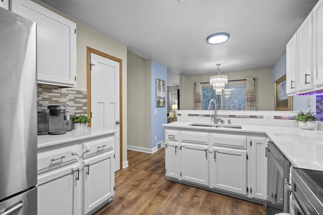 5157 RIDGE OAK Drive, Madison, WI 53704