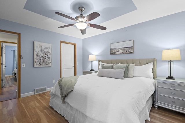 5157 RIDGE OAK Drive, Madison, WI 53704