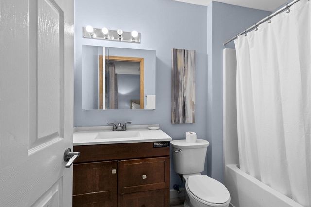 5157 RIDGE OAK Drive, Madison, WI 53704