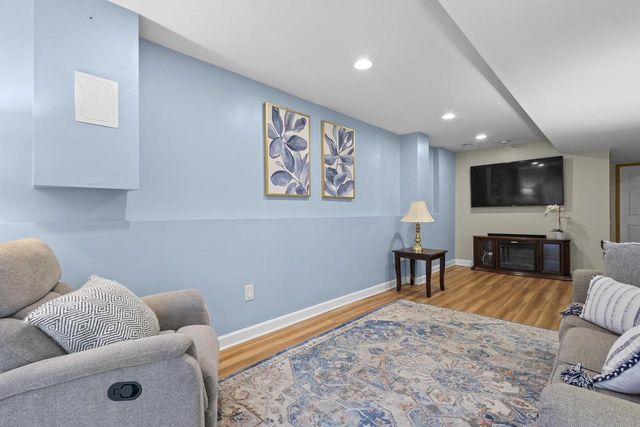 5157 RIDGE OAK Drive, Madison, WI 53704