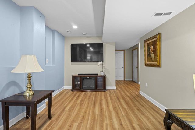 5157 RIDGE OAK Drive, Madison, WI 53704