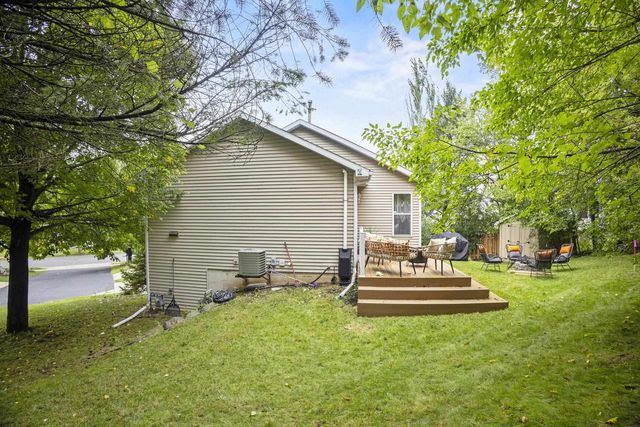 5157 RIDGE OAK Drive, Madison, WI 53704