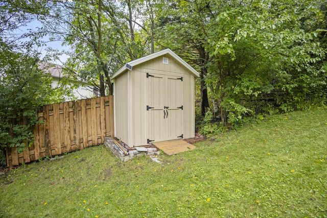 5157 RIDGE OAK Drive, Madison, WI 53704