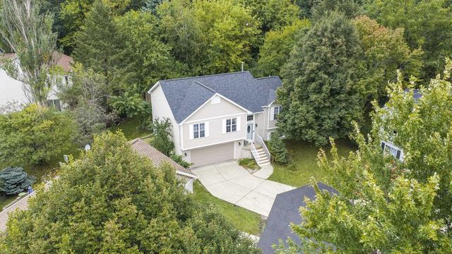 5157 RIDGE OAK Drive, Madison, WI 53704