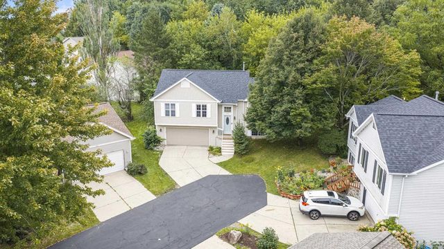5157 RIDGE OAK Drive, Madison, WI 53704