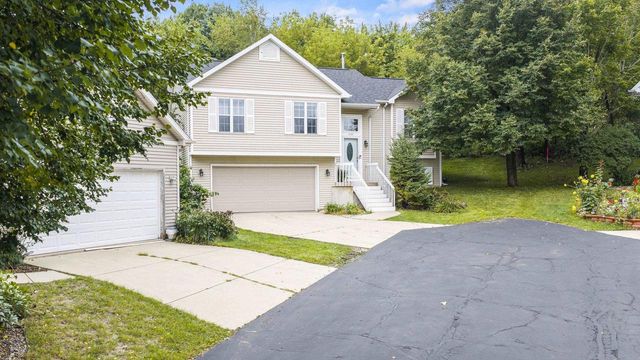 5157 RIDGE OAK Drive, Madison, WI 53704