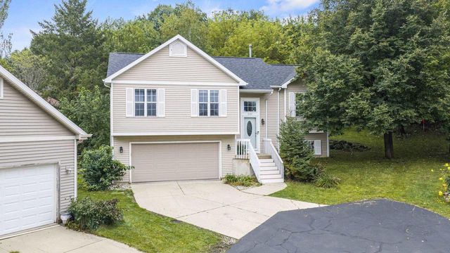 5157 RIDGE OAK Drive, Madison, WI 53704
