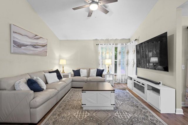 5157 RIDGE OAK Drive, Madison, WI 53704