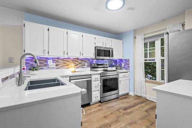 5157 RIDGE OAK Drive, Madison, WI 53704