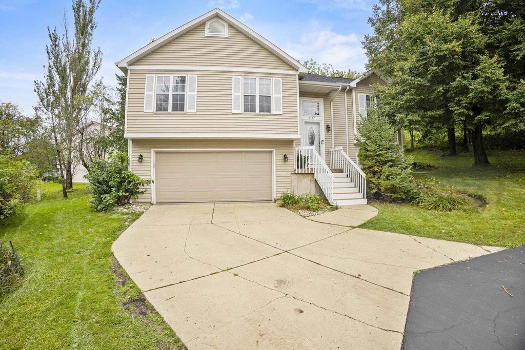5157 RIDGE OAK Drive, Madison, WI 53704