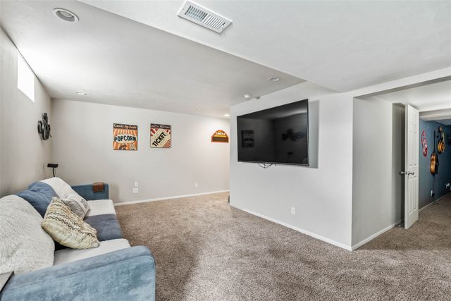 302 Upstill Street, Gilbert, IA 50105