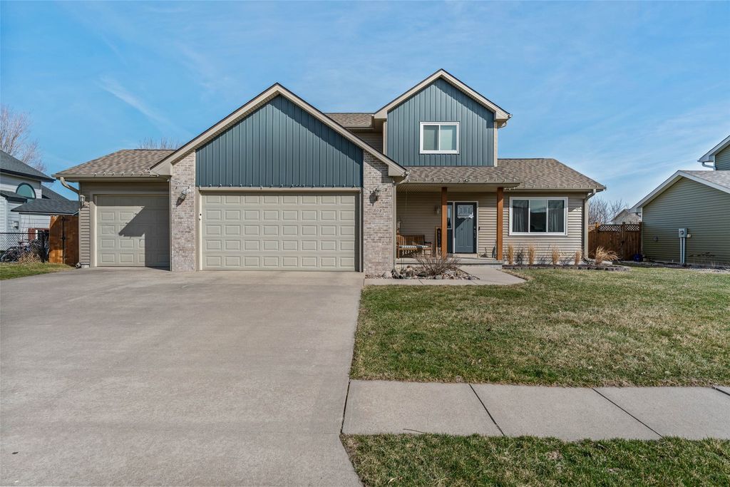 302 Upstill Street, Gilbert, IA 50105