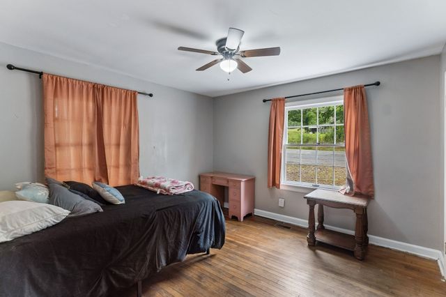 923 Highway 100, W, Centerville, TN 37033