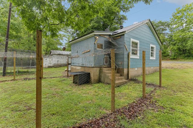 923 Highway 100, W, Centerville, TN 37033