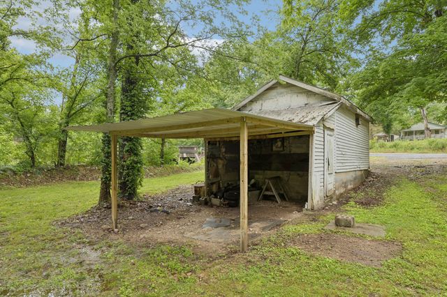 923 Highway 100, W, Centerville, TN 37033