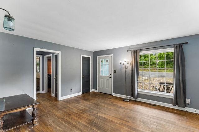 923 Highway 100, W, Centerville, TN 37033
