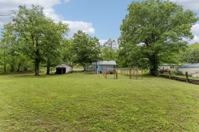 923 Highway 100, W, Centerville, TN 37033
