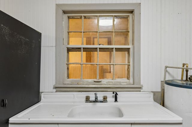 923 Highway 100, W, Centerville, TN 37033