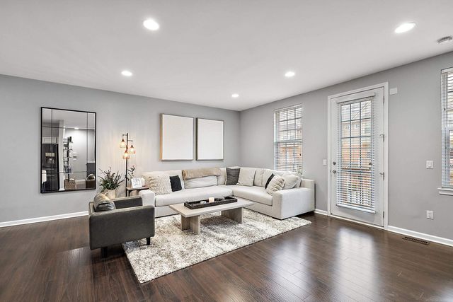 56650 Sunset Drive, Shelby Twp, MI 48316